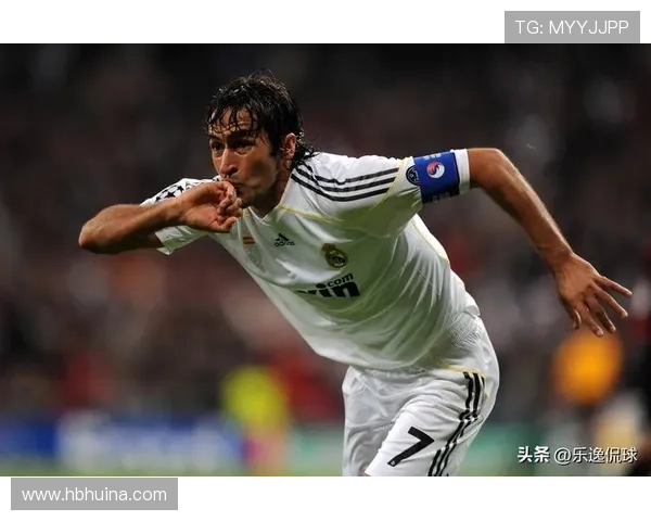 英格兰足球球星的荣耀历程与绿茵传奇全面解读 英格兰足球球星的荣耀历程与绿茵传奇全面解读